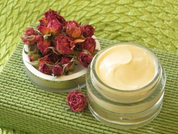 Creme de grama com água rosa